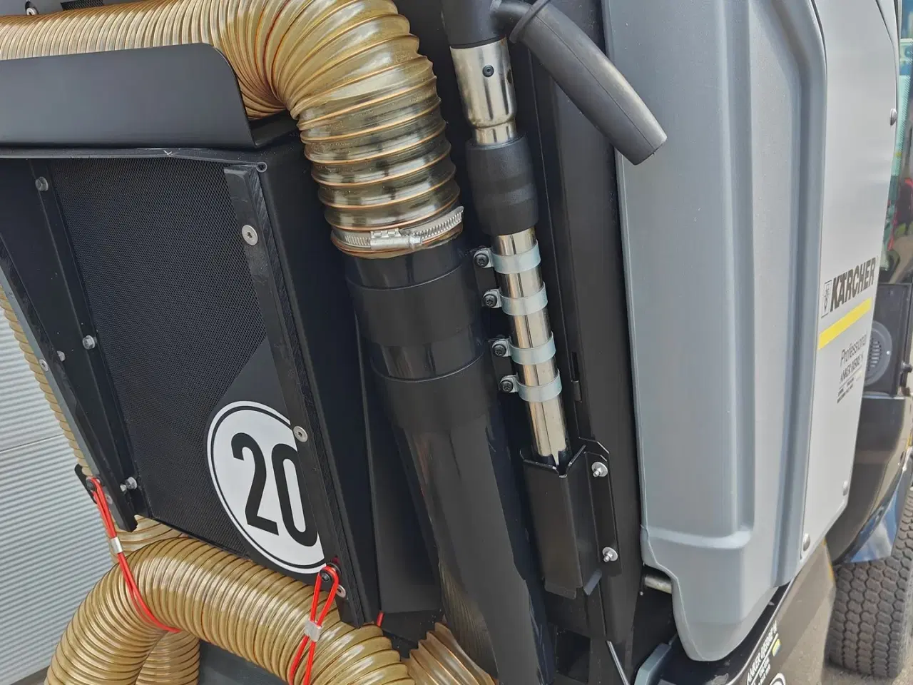 Billede 5 - Kärcher MIC 26 Med komplet feje/sug