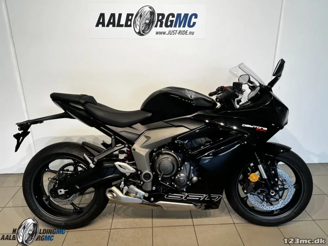 Billede 1 - Triumph Daytona 660 Sapphire Black