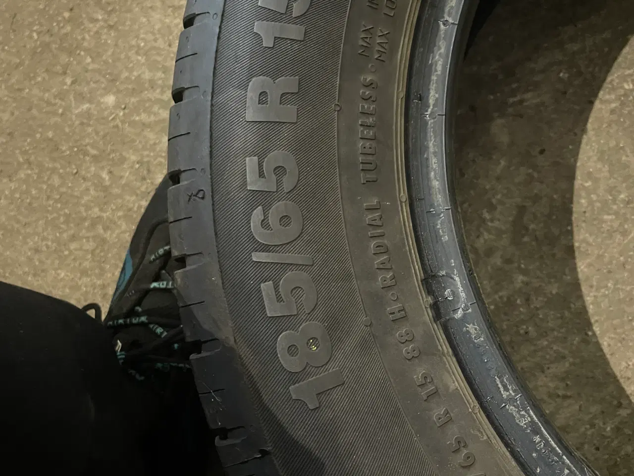 Billede 3 - 15 Michelin 185/65r15 Ref.J77 sommer