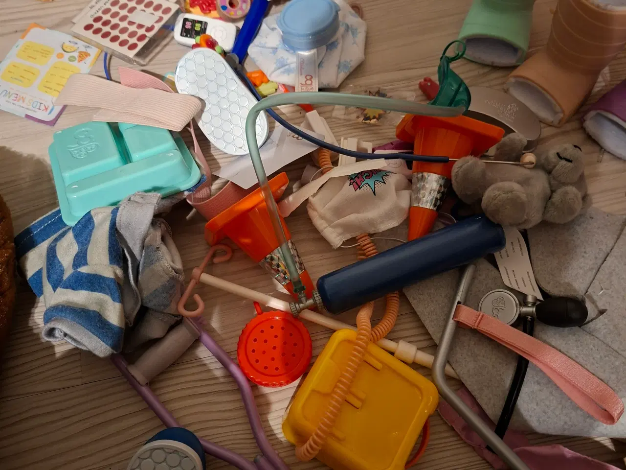 Billede 4 - Our generation ambulance med tilbehør 