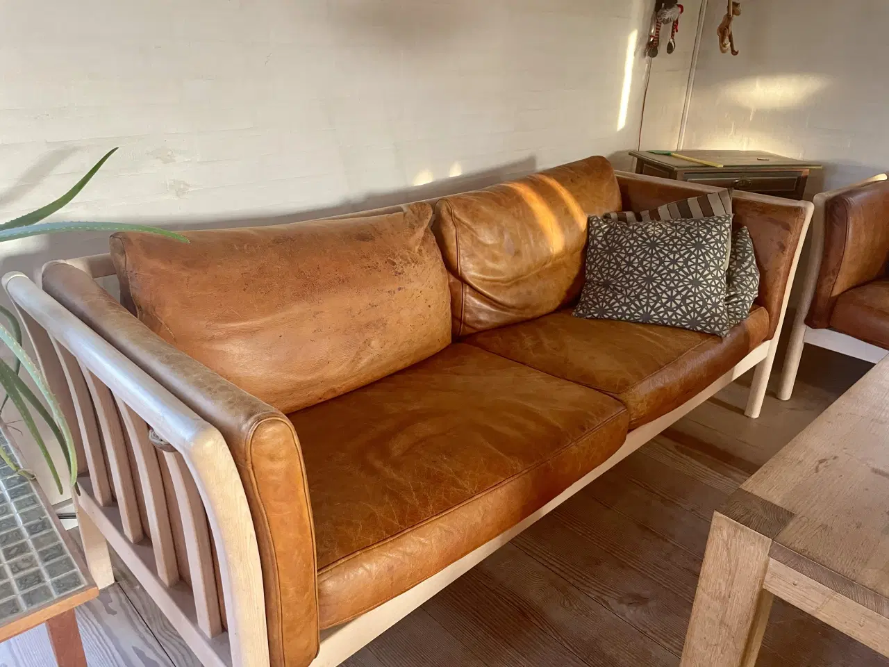 Billede 4 - Mogens Hansen tremmesofa i cognacfarvet læder