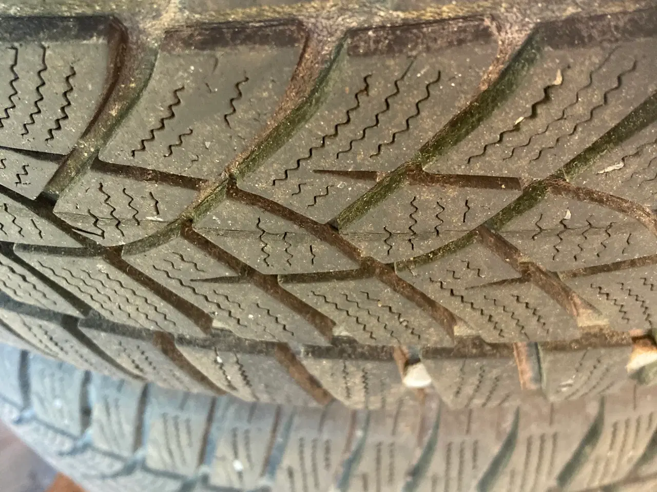 Billede 5 - 4 vinterdæk 215 / 65 R16