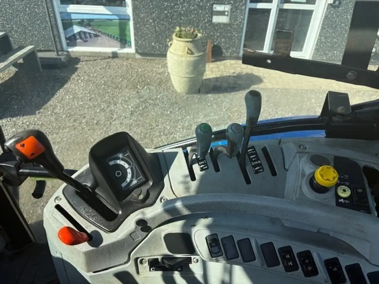 Billede 15 - New Holland T 6050 DK. BARE FLOT M FRONTLIFT
