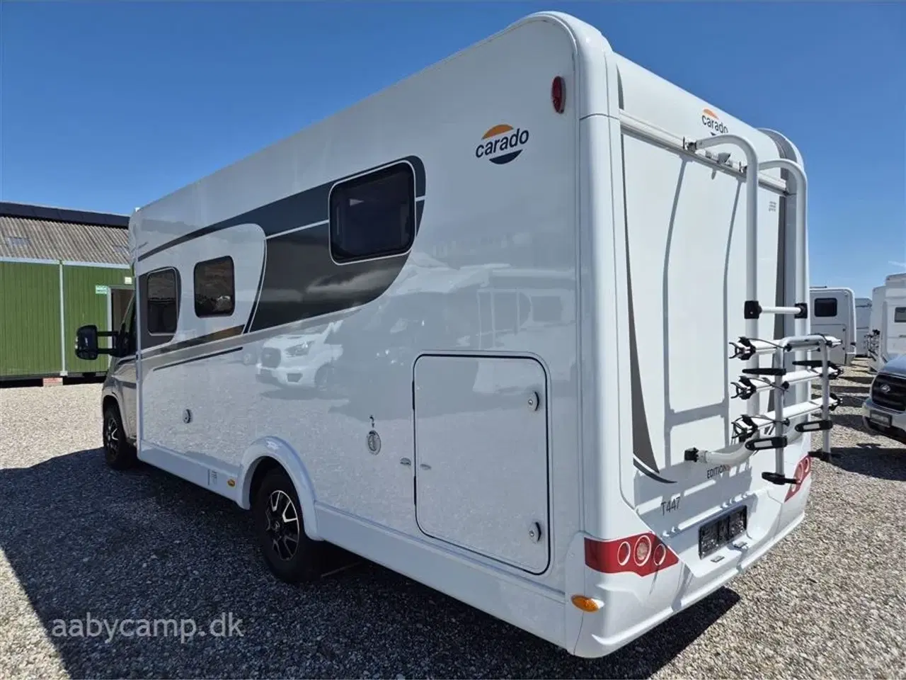 Billede 3 - 2022 - Carado T 447   metalfarvet førerhus. elektrisk trin. solceller. cykelstativ.