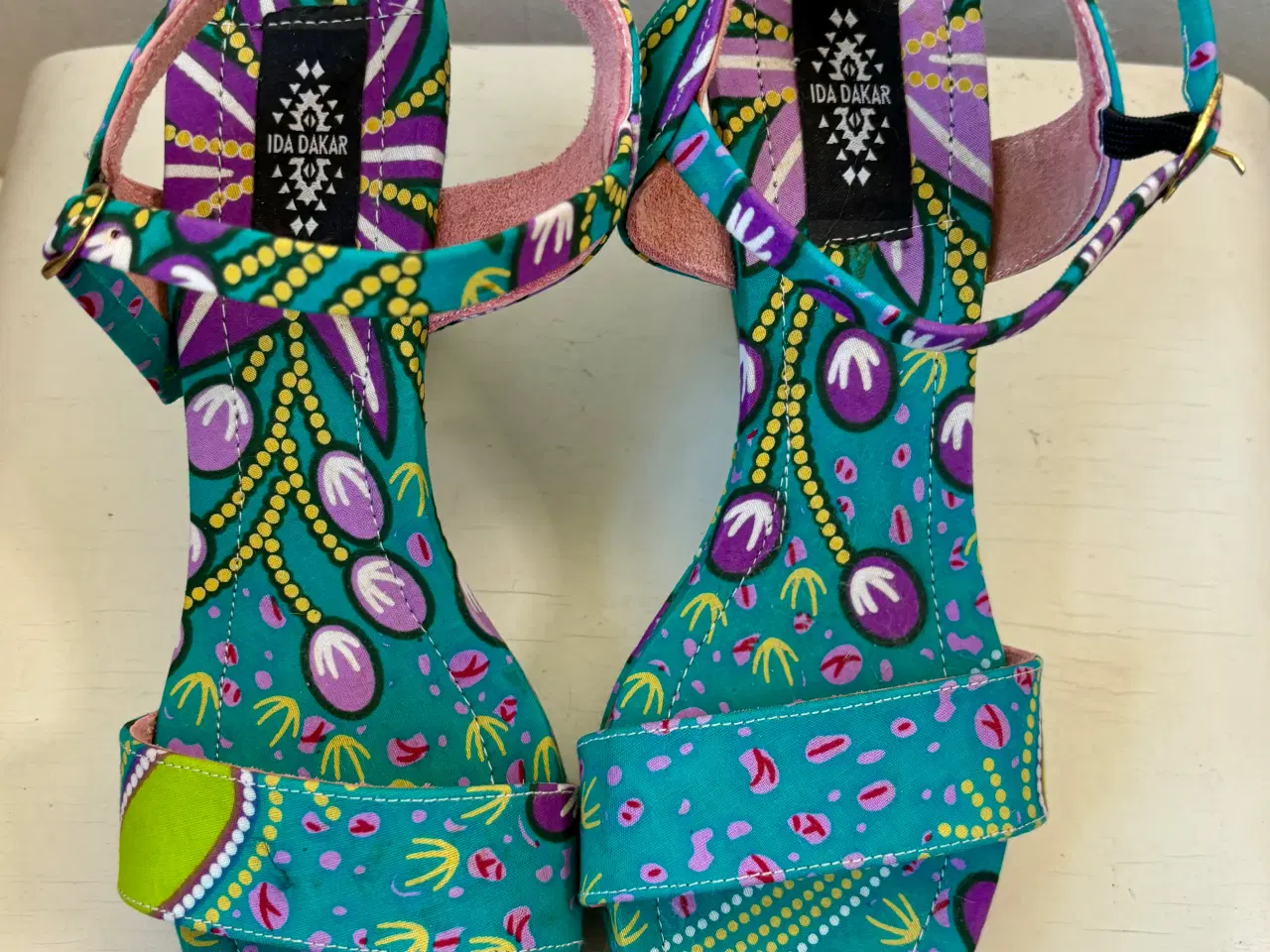 Billede 2 - Ida Dakar, turkis mønstrede sandaler, str 38