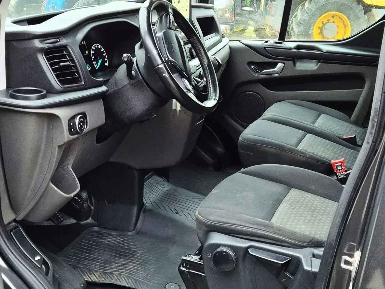 Billede 16 - Ford Transit Custom / nysynet og nyserviceret / træk / 2.0 TDCI 130 hestekræfter