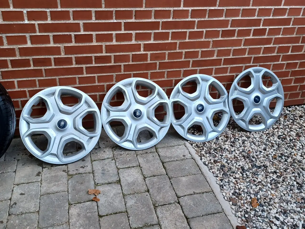 Billede 1 - Ford hjulkapsler.