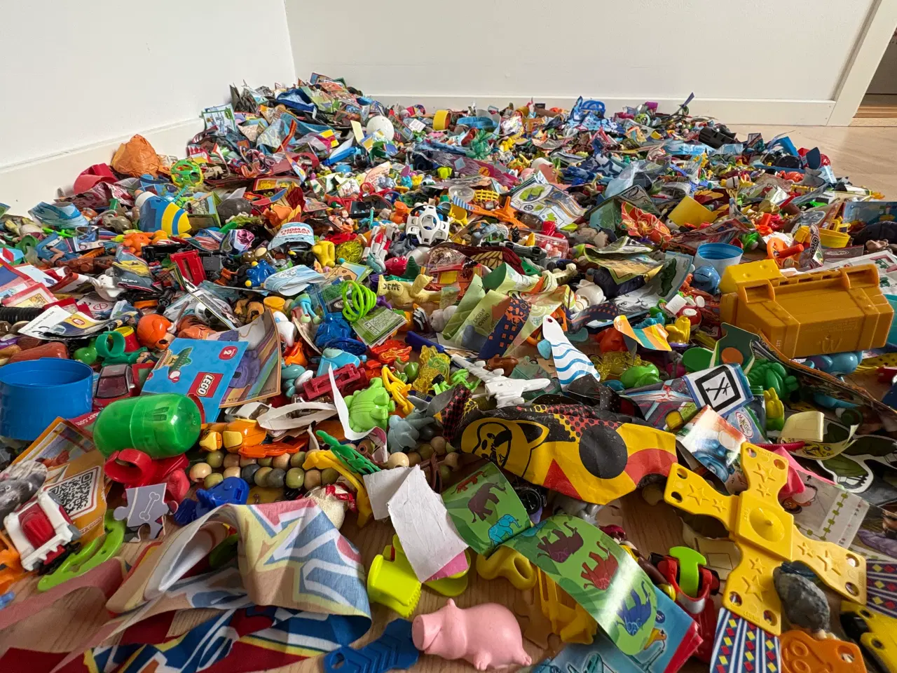 Billede 4 - Stor samling af Kinderæg – ca. 1000 stk (7kg)