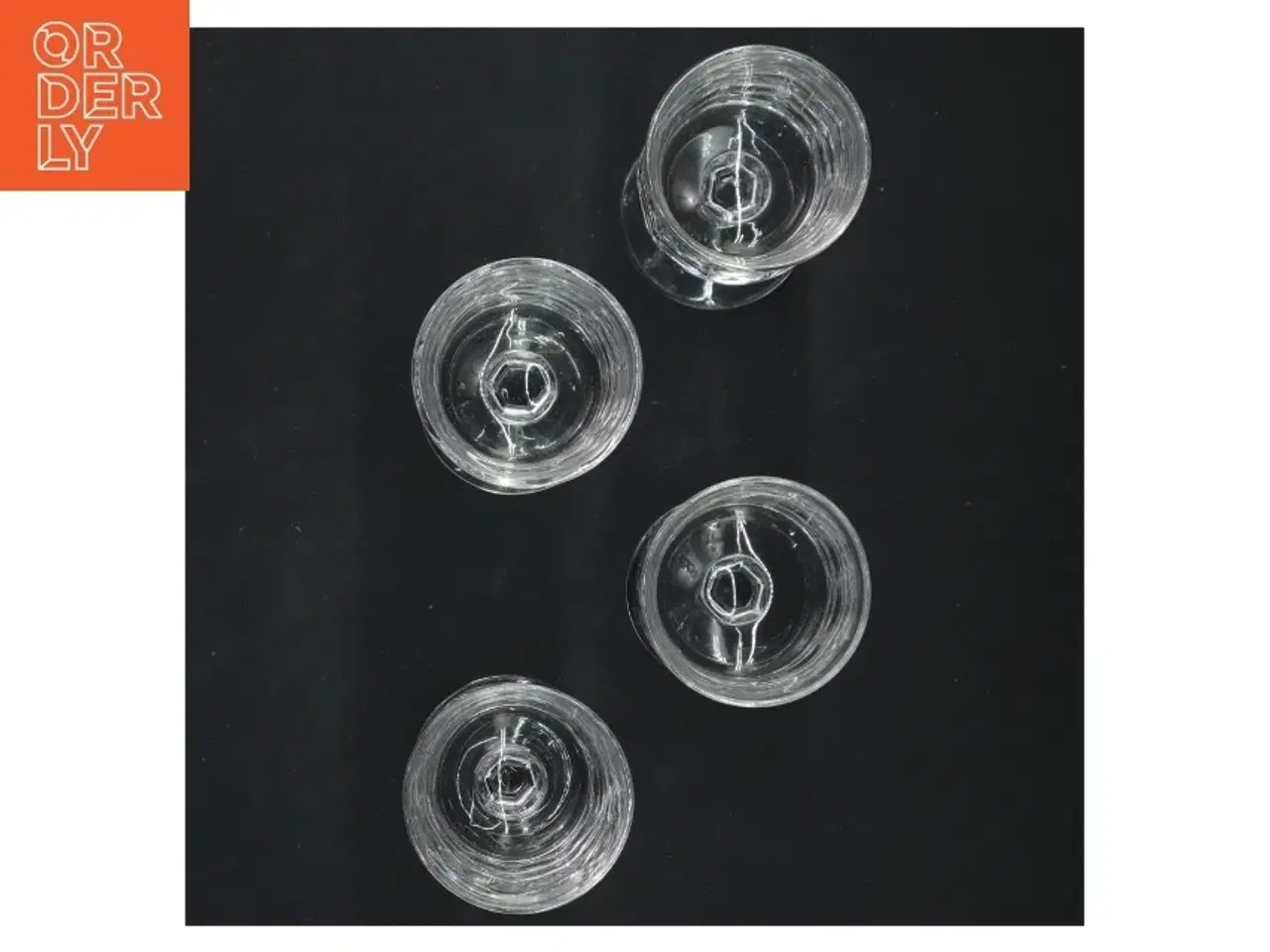 Billede 2 - Sæt af fire krystal vinglas (str. 12x5 cm)