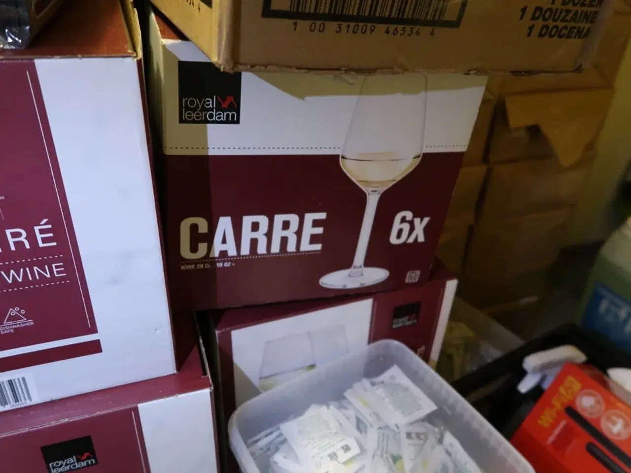 Billede 13 - Div. Engangsservice, vinglas, affaldsække, puder m.m.