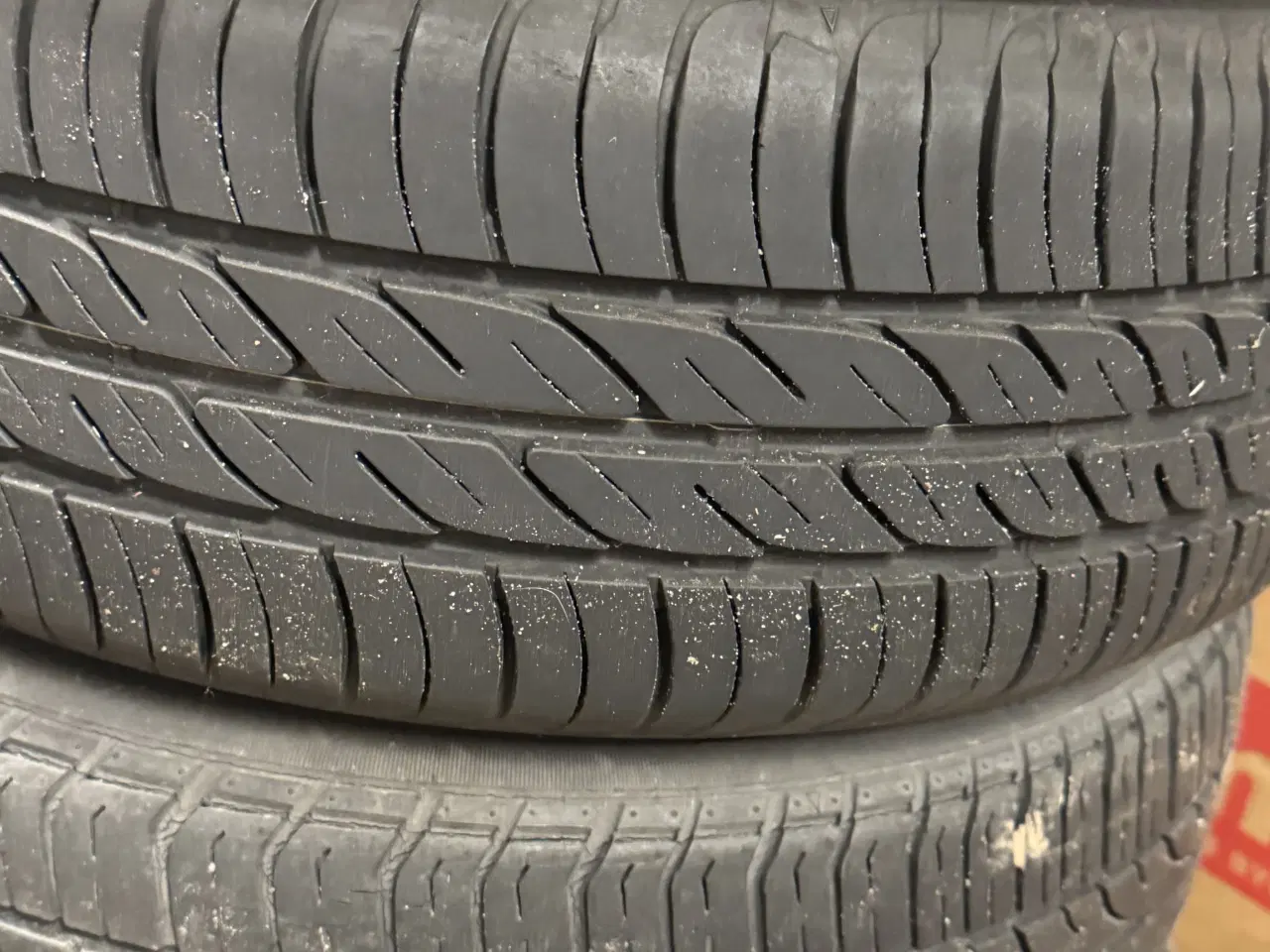 Billede 1 - 4Dæk på alufælge 165x60x14