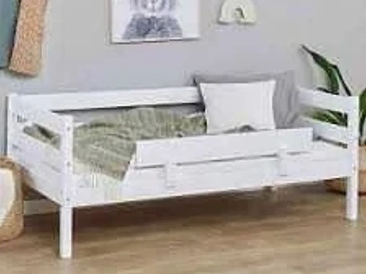 Billede 1 - Spiloppe juniorseng 70x160 cm - Hvid med madras