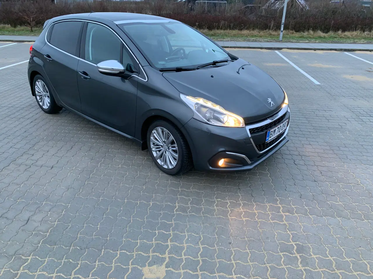 Billede 4 - Økonomisk Peugeot 208 Desire sky