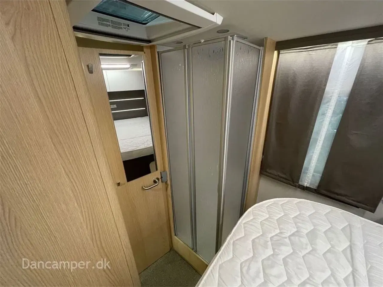 Billede 17 - 2024 - LMC Tourer H 720 Lift LMC Tourer H 720 Lift, 140 Hk, 9-trins aut., El-støttefødder, vandbåren varme i gulvet samt blæsevarme - en god vintervogn