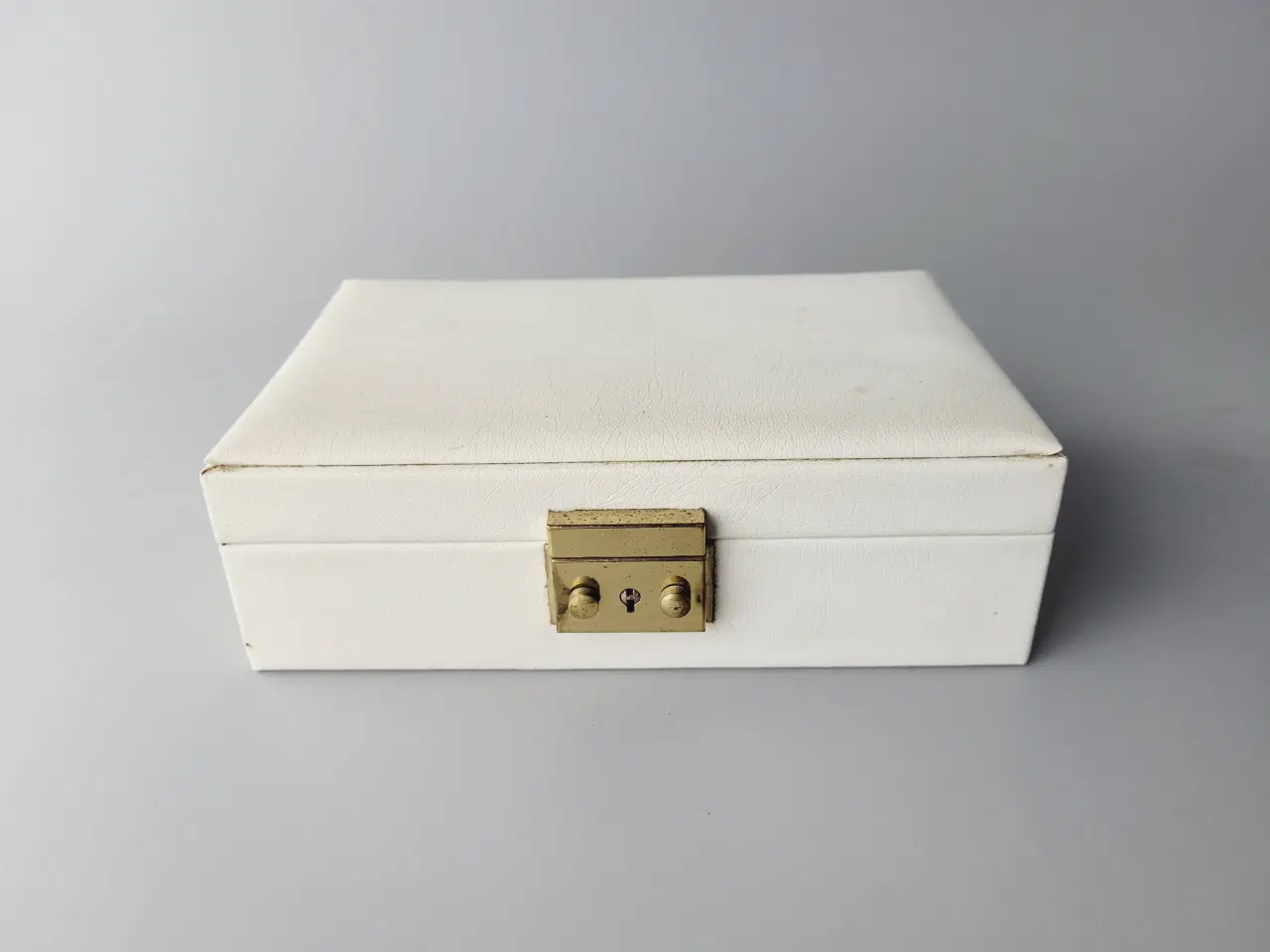 Billede 2 - Fin gammel smykkeskrin med beklædning indvendig