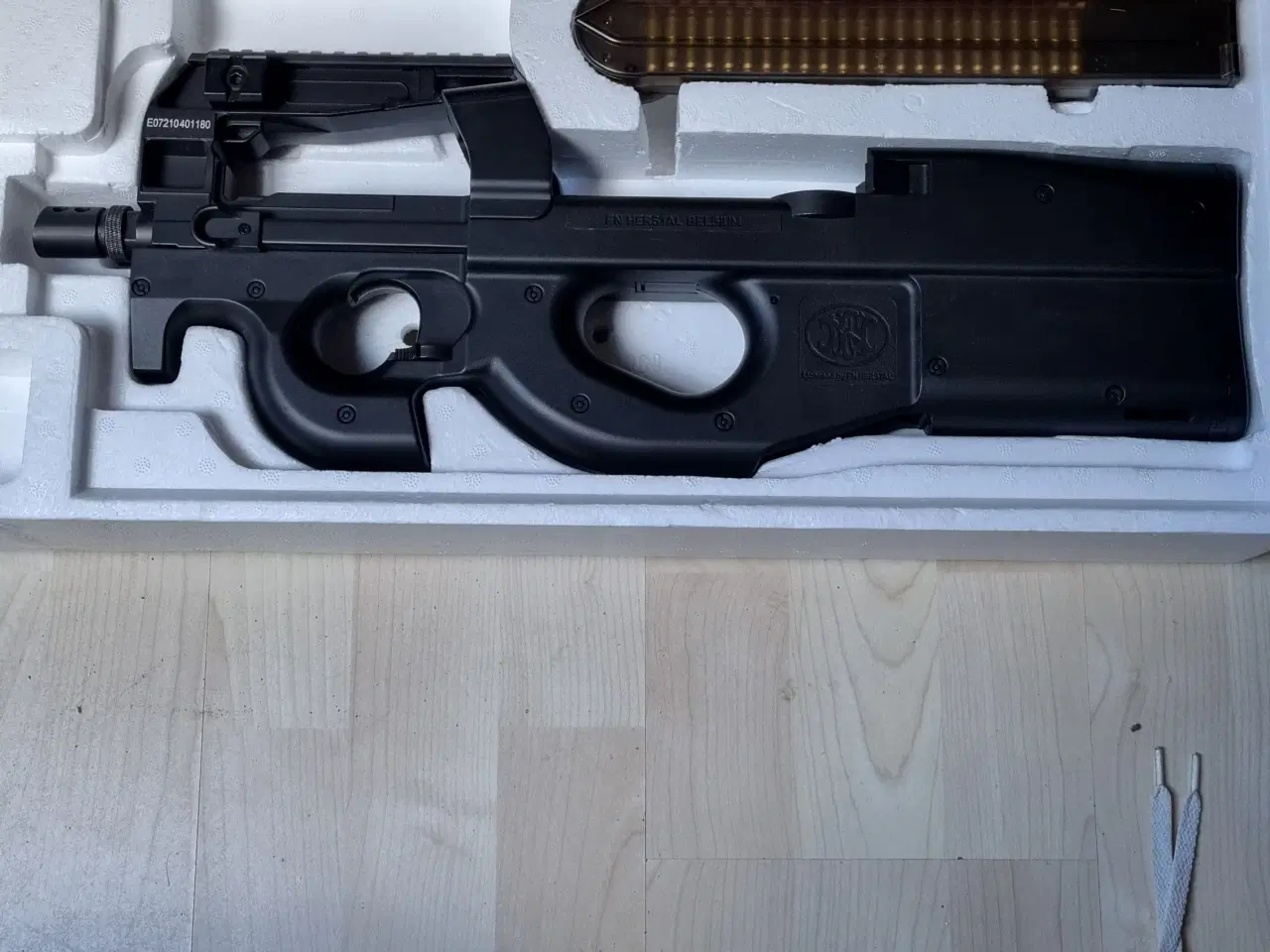 Billede 2 - P90 Airsoft gevær