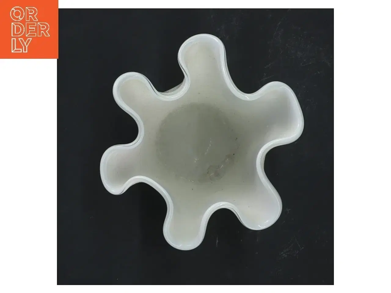 Billede 2 - Små hvid vase fra Ai (str. 10x11 cm)