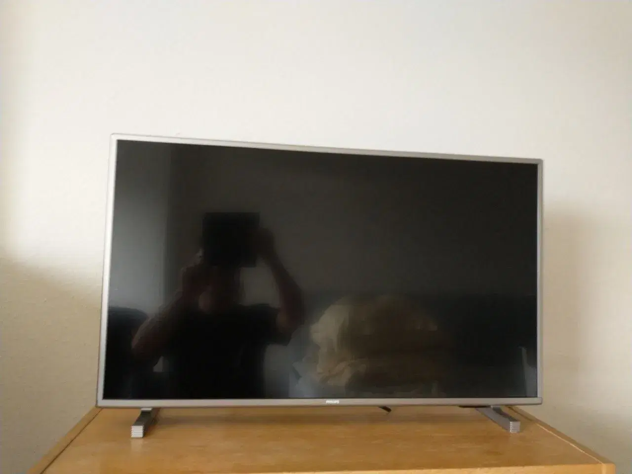 Billede 1 -  Smart TV 32 tommer med apps - nypris 2499 kr.