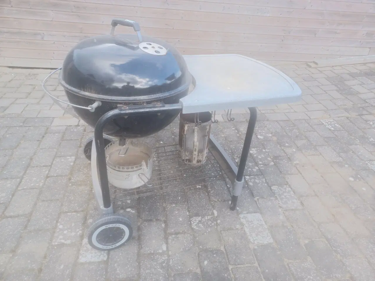 Billede 1 - Weber med bord.