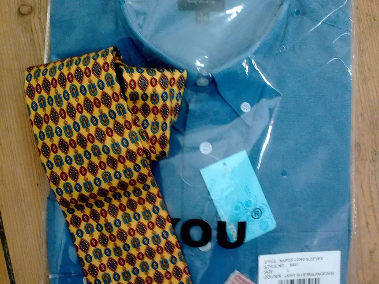 Billede 1 - Skjorte NY Nytår incl. silke slips fra samling