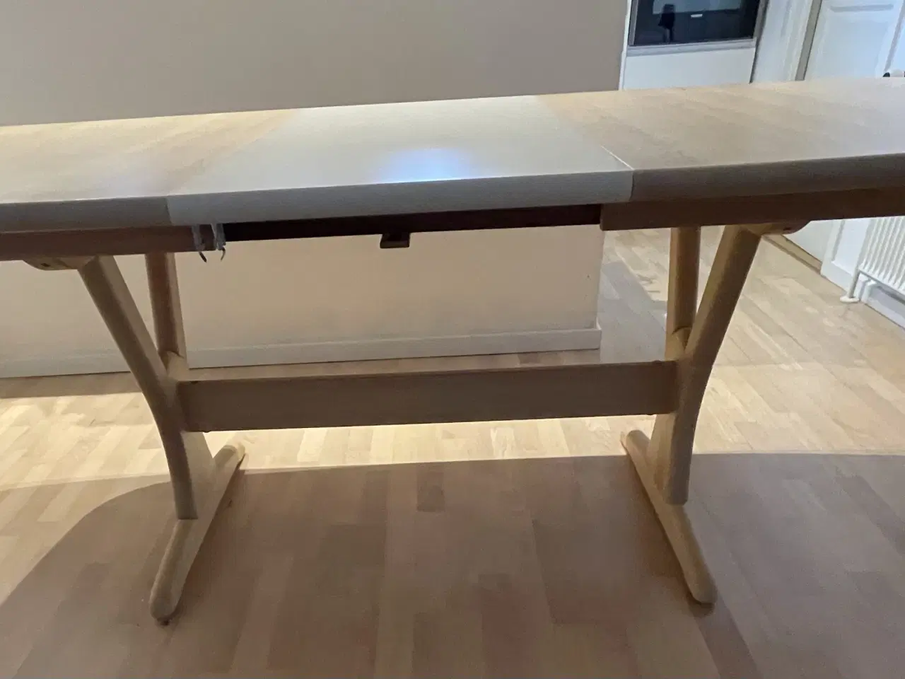 Billede 7 - Spisebord i bøg