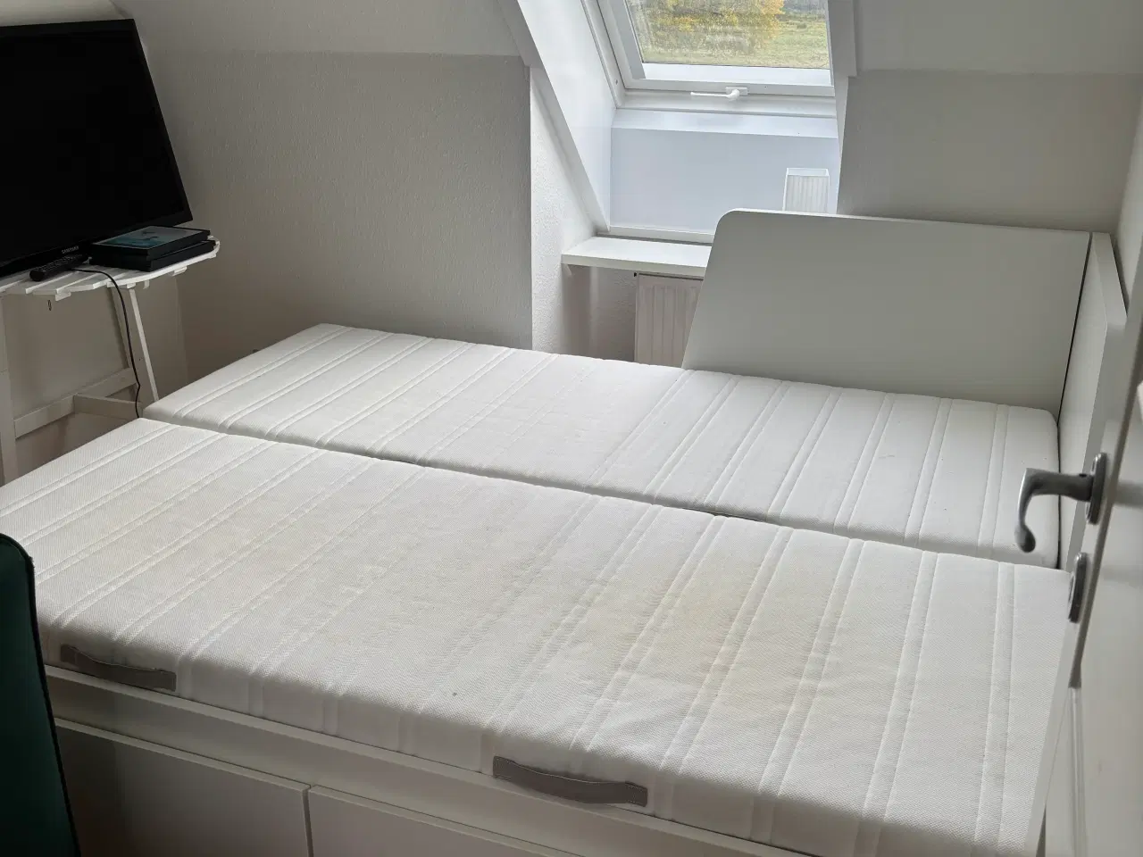 Billede 3 - Seng - kan bruges som både enkelt og dobbeltseng