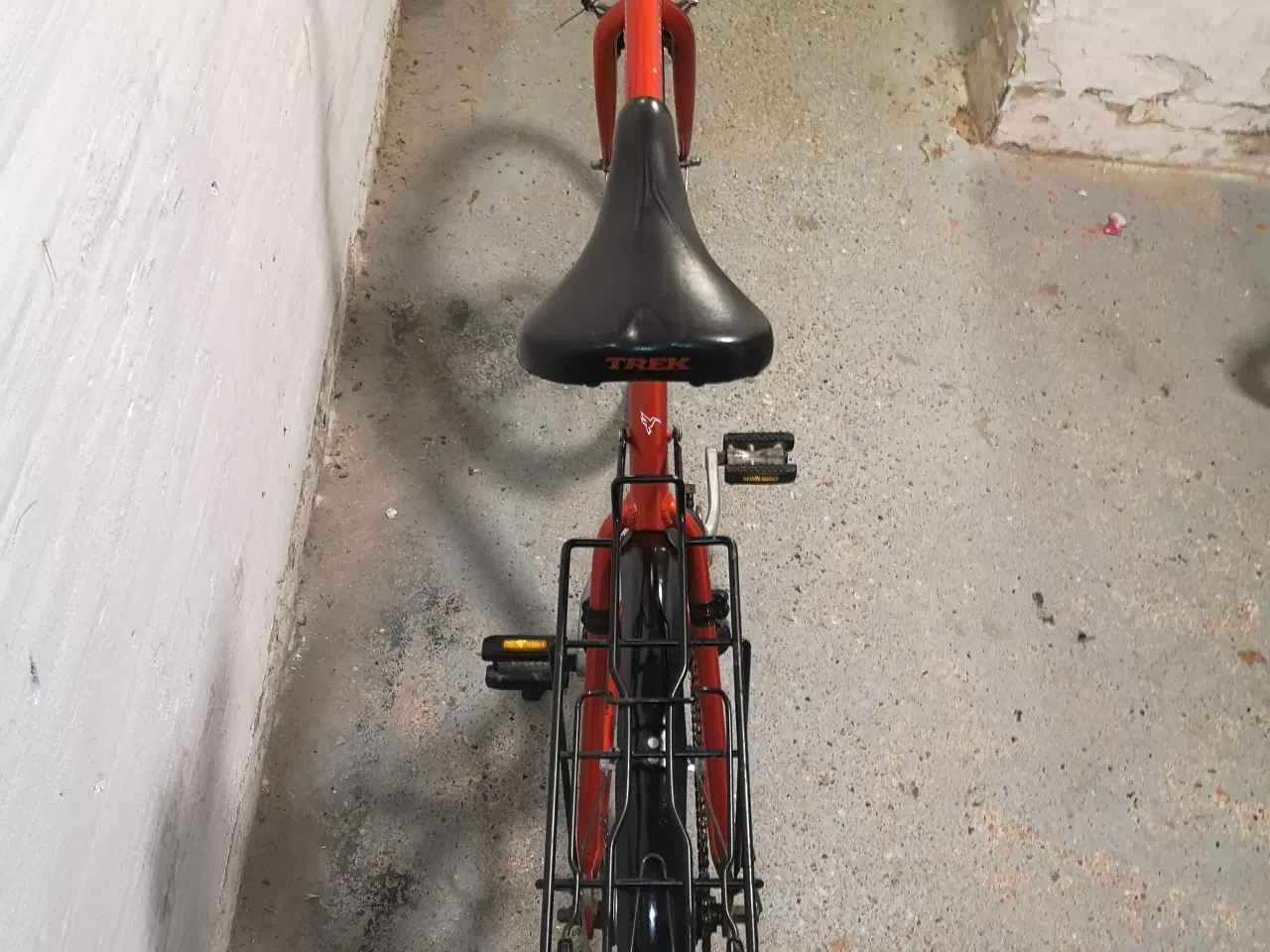 Billede 8 - KILDEMOES rød 28"  57cm ,3 gear , Løs  ,ny dæk bag