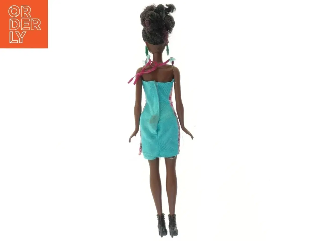 Billede 3 - Mode-dukke med farverig kjole fra Barbie (str. 30 cm)