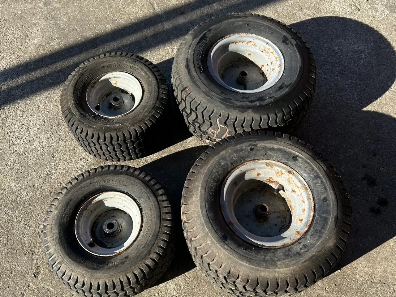Billede 1 - 1 sæt hjul til havetraktor 
