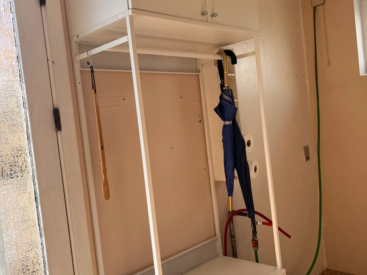 Billede 9 - Garderobe.  3 skuffer og låger Plastafra ikea