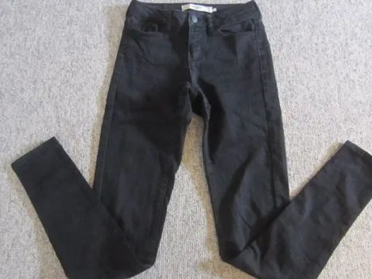 Billede 1 - Str. XXS/32, sorte elastiske bukser