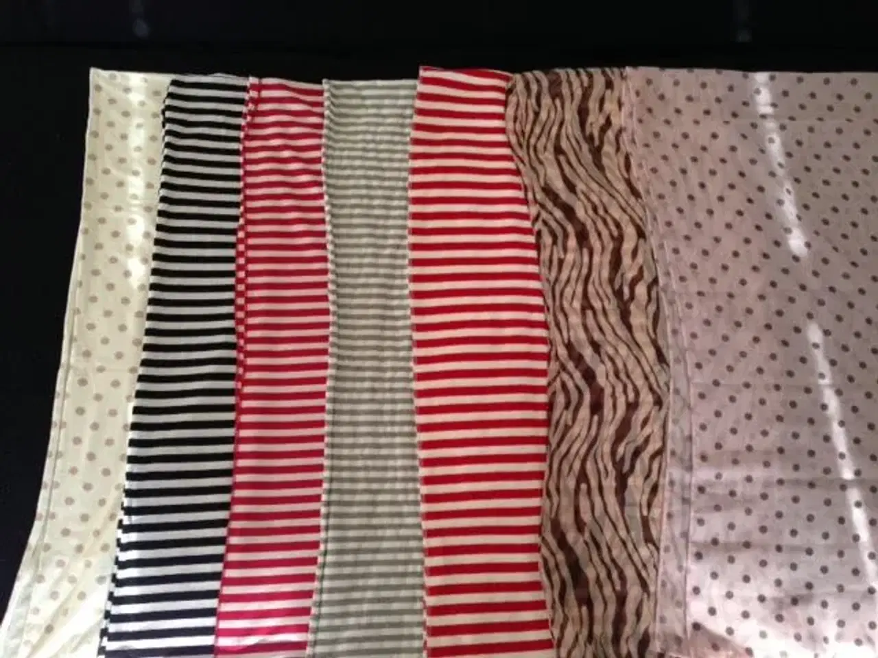 Billede 1 - 28 forskellige Tørklæder