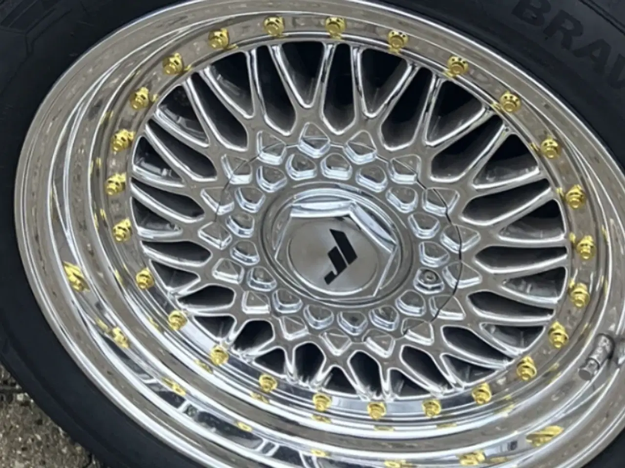 Billede 2 - JR9 Chrome alufælge m. sommerdæk – næsten nye