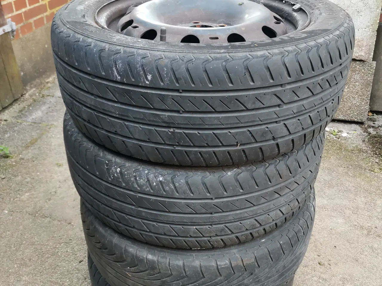 Billede 1 - Dæk 195/55 R15 V 