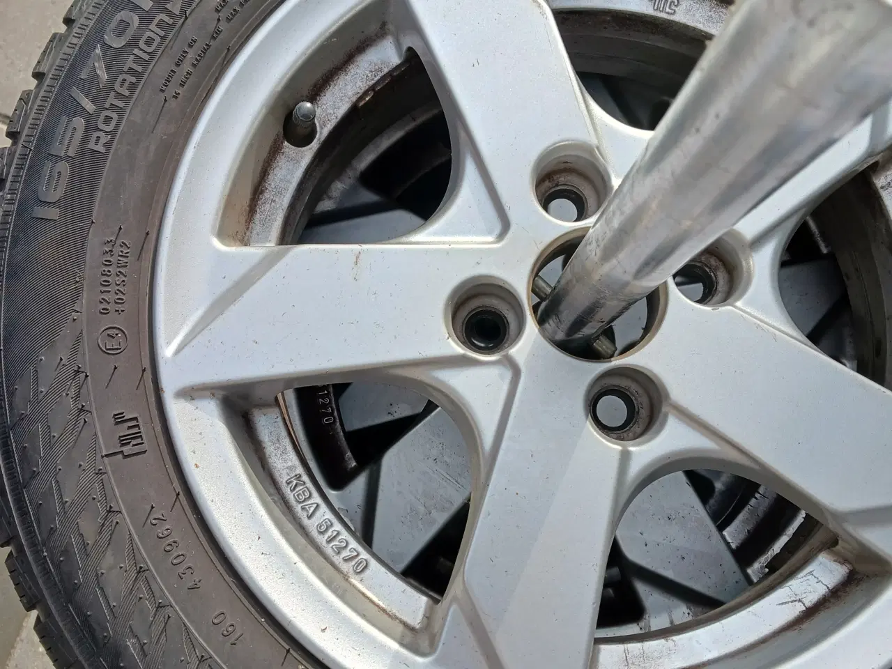 Billede 3 - Vinterdæk på alufælge til Suzuki Ignis 2006