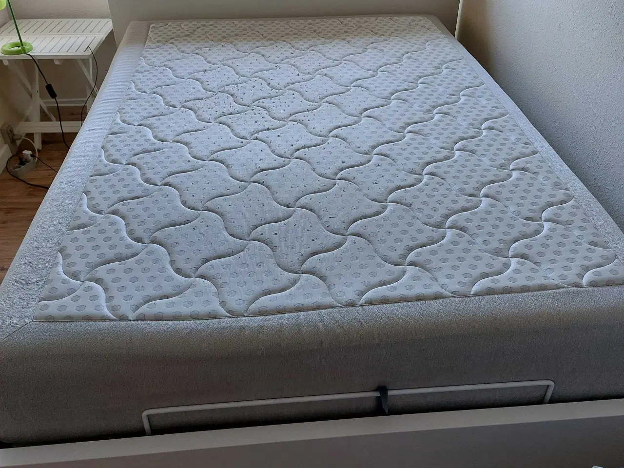 Billede 1 - Seng med opbevaring under 