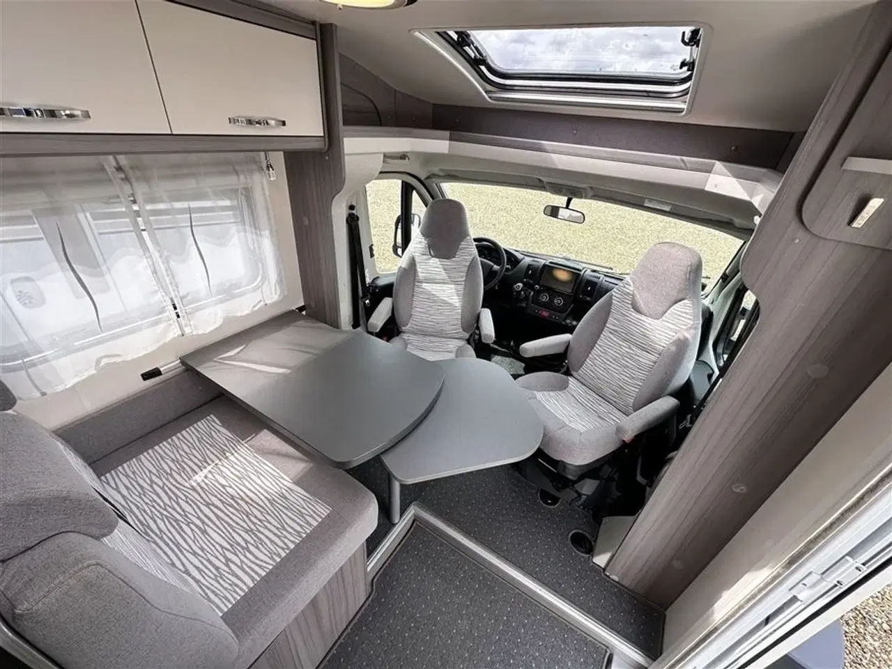 Billede 5 - 2022 - Hobby Ontour Edition V65 GE   Super velholdt enkeltsenges camper