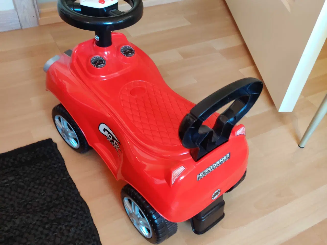 Billede 3 - Gåbil rød