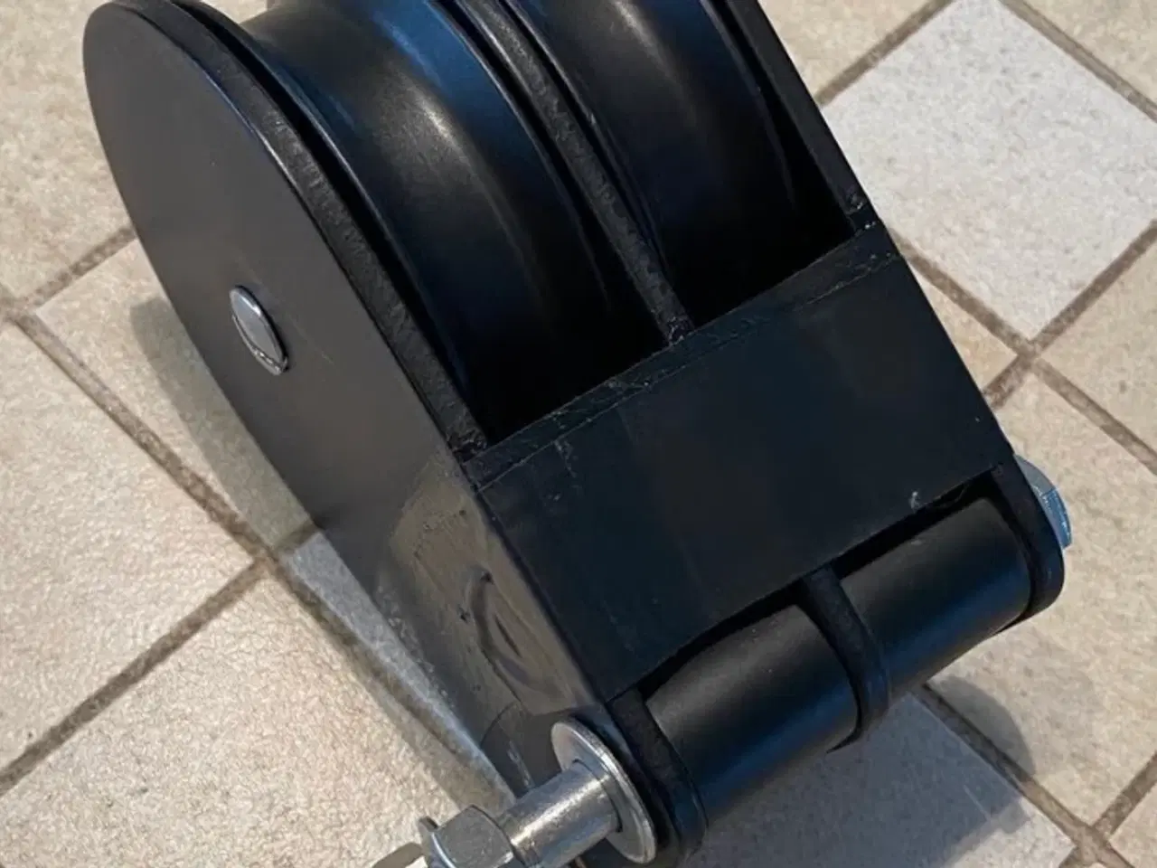 Billede 4 - Dobbelt fodblok Frederiksen 75 mm.