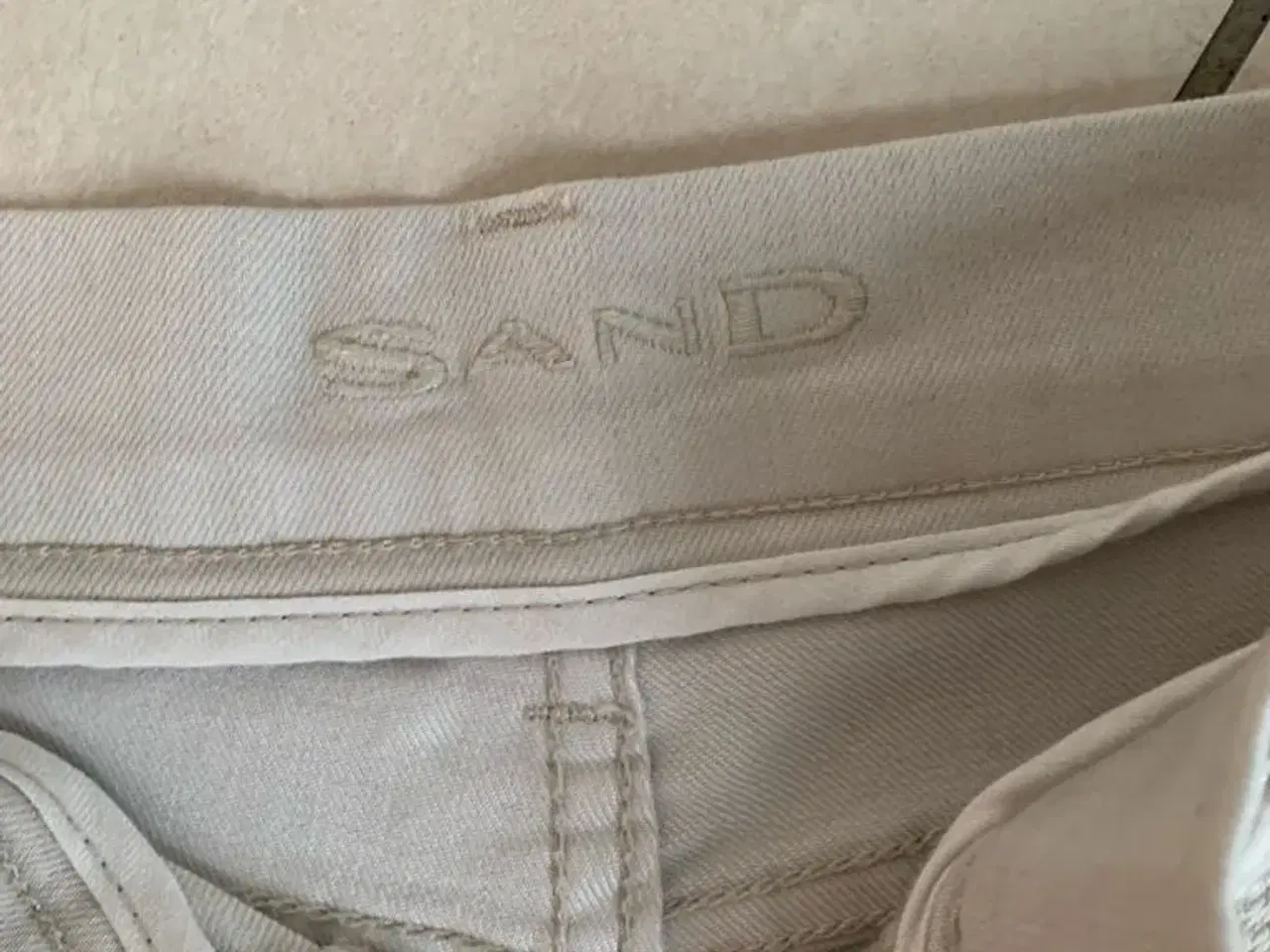 Billede 3 - Sand stumpe bukser