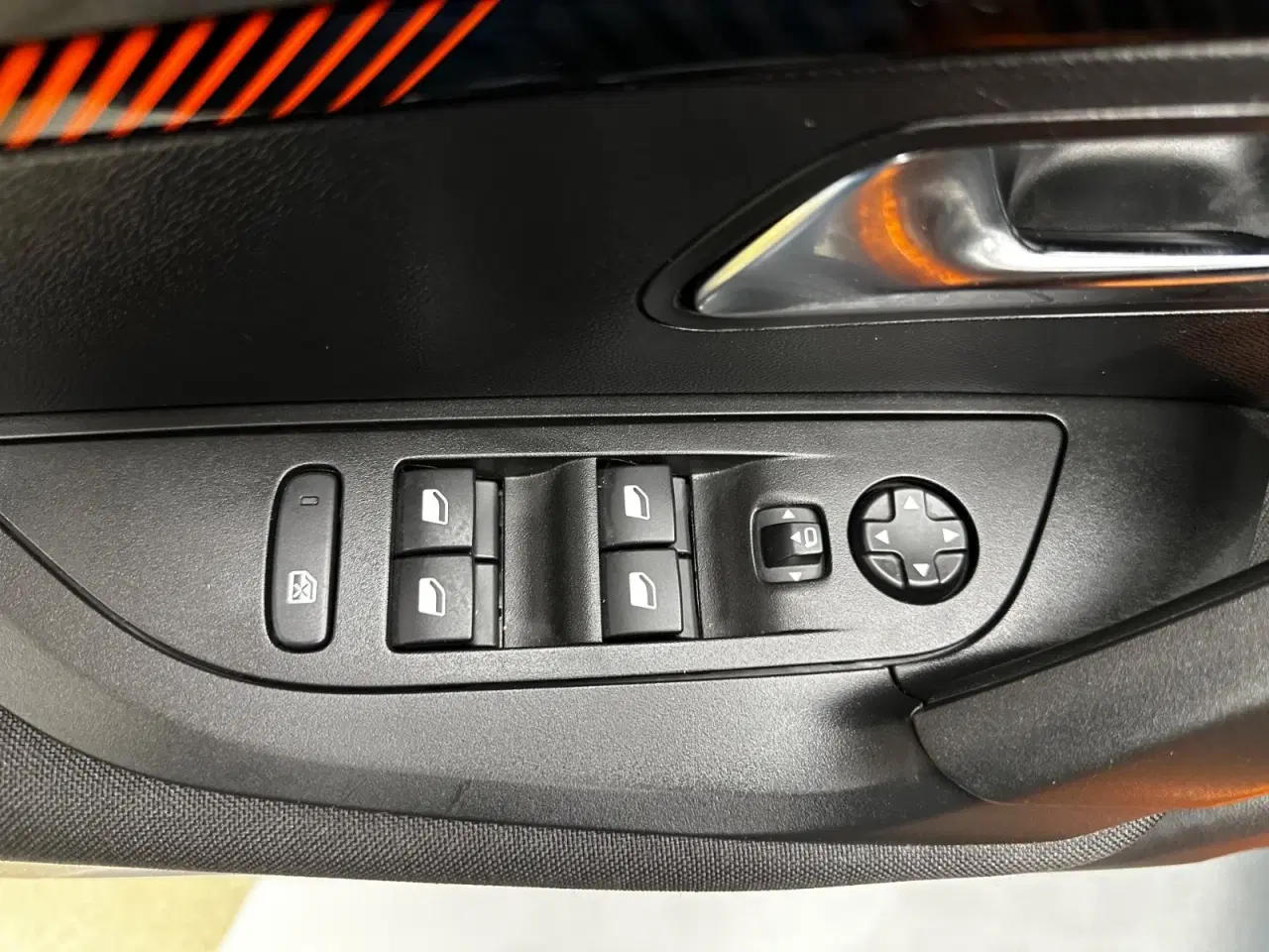 Billede 11 - Peugeot e-2008 50 Active Pack