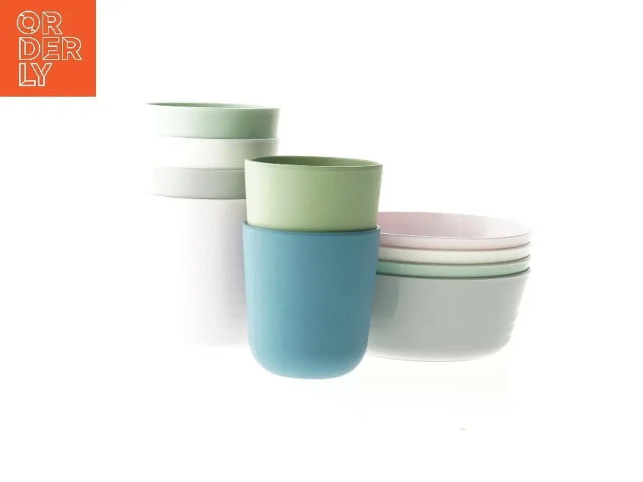 Billede 2 - Plastik skål og kop sæt fra IKEA (str. skål ø 12 cm, kop 9 cm)