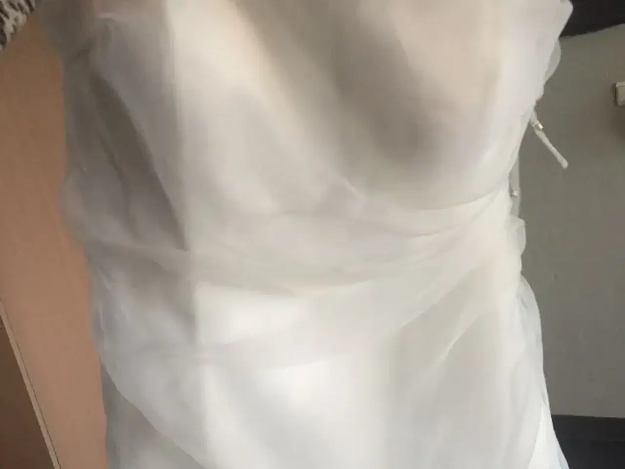 Billede 2 - Ny brudekjole sælges. Aldrig brugt