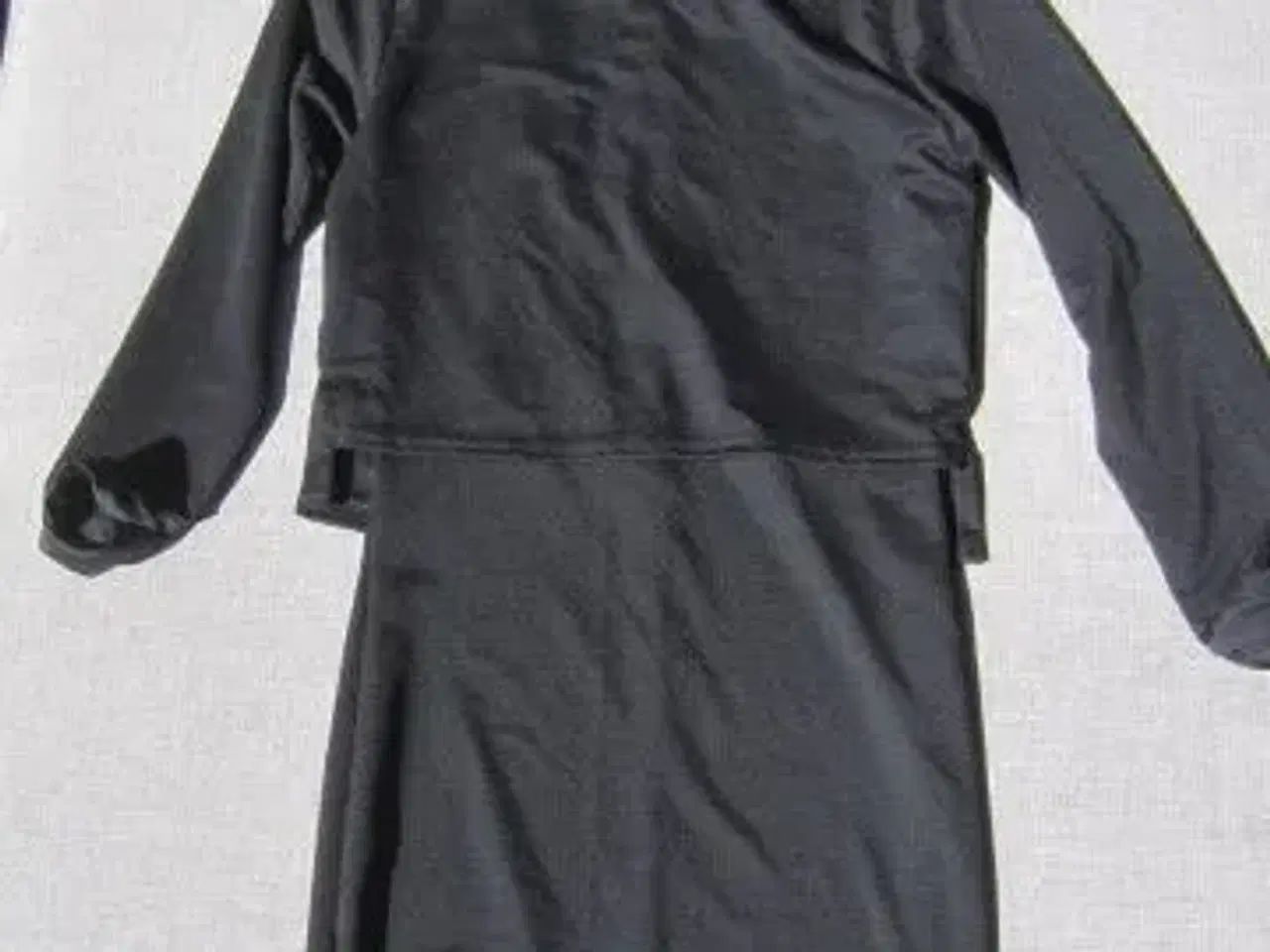 Billede 1 - Str. 8 år, sort kjole