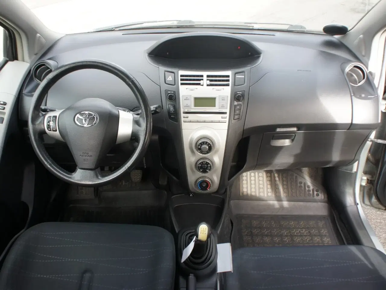 Billede 13 - Toyota Yaris 1,3 Luna