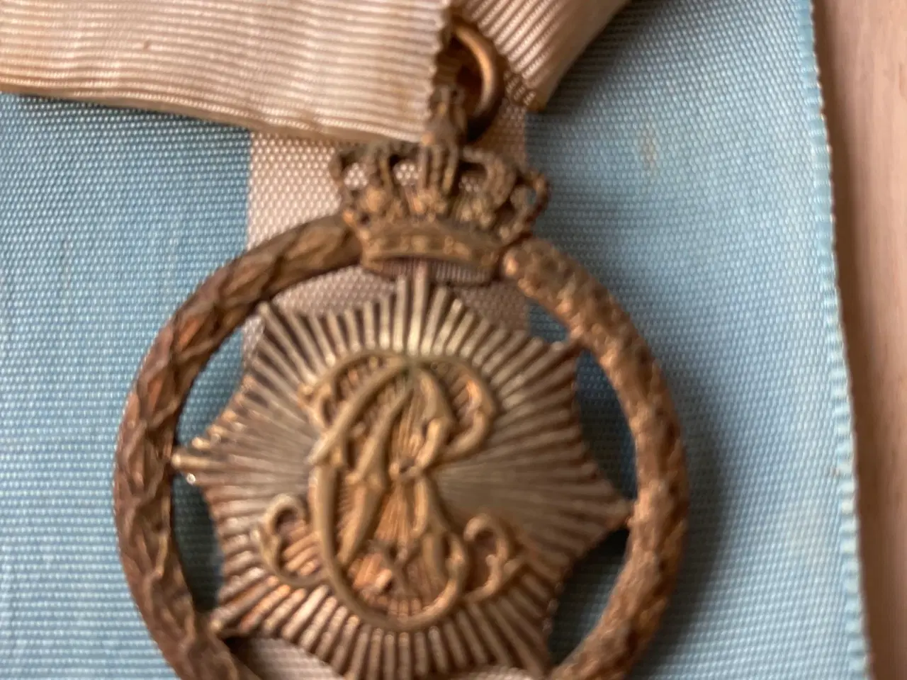 Billede 7 - Bowlerhat fra 1923 og emblemer