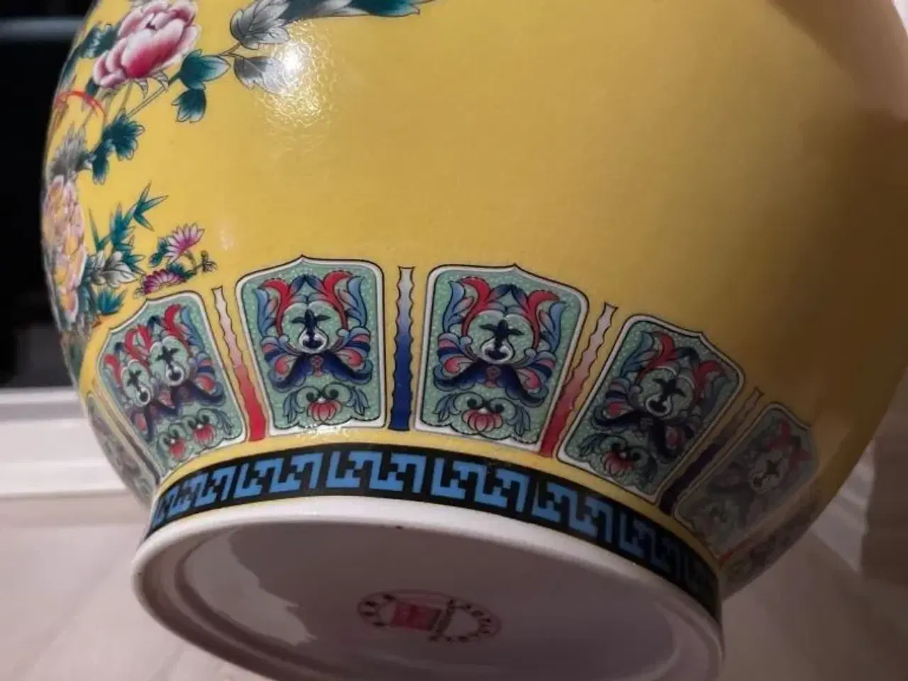 Billede 4 - Kinesisk vase med fod sælges