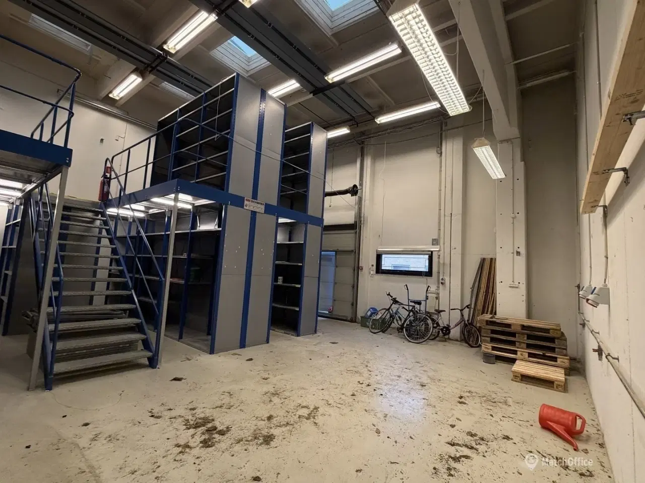 Billede 2 - Højloftet lager med fleksibelt valg af kontor