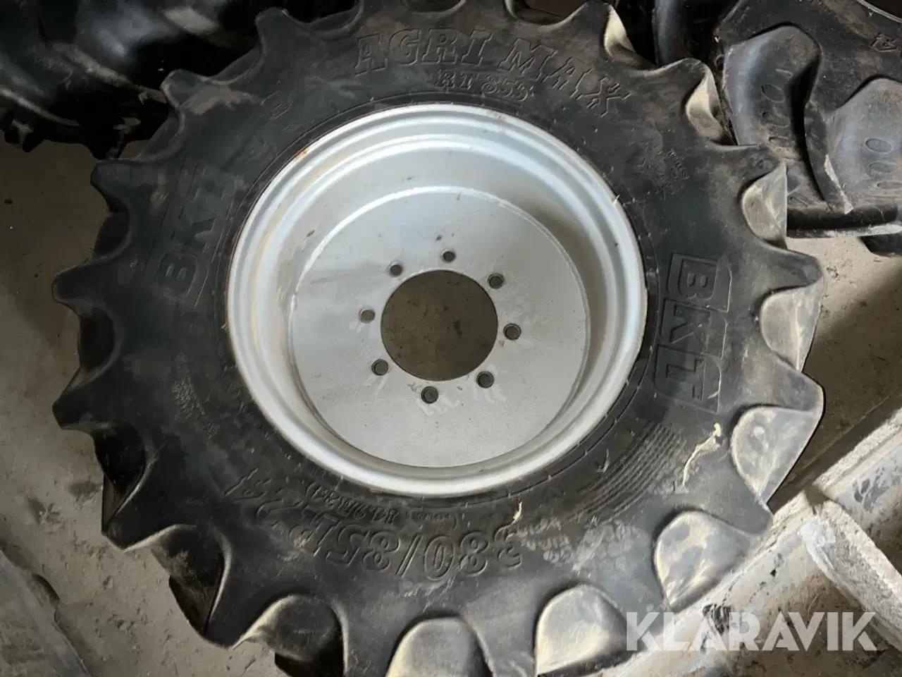 Billede 4 - Landsbrugshjul med fælge BKT og Firestone 380/85R24 - 4 styk
