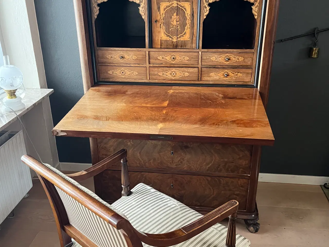 Billede 1 - Sekretær med stol 